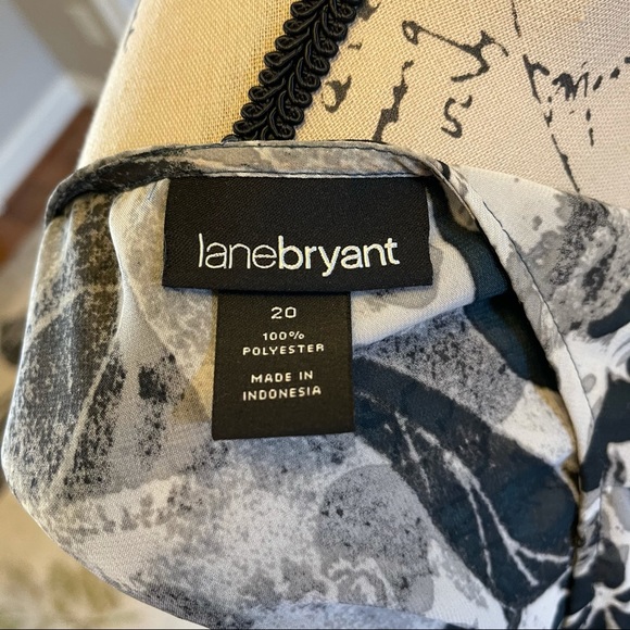 Sleeveless Ruffle Top - Picture 4 of 5